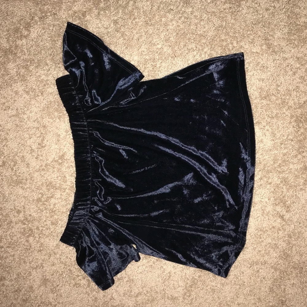 Off the shoulder, velvet crop top